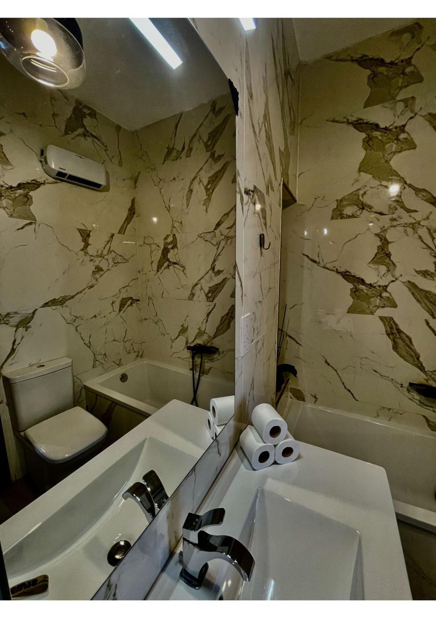 Airport Accommodation Bedroom With Bathroom Self Check In And Self Check Out Air-Condition Included Mqabba Kültér fotó