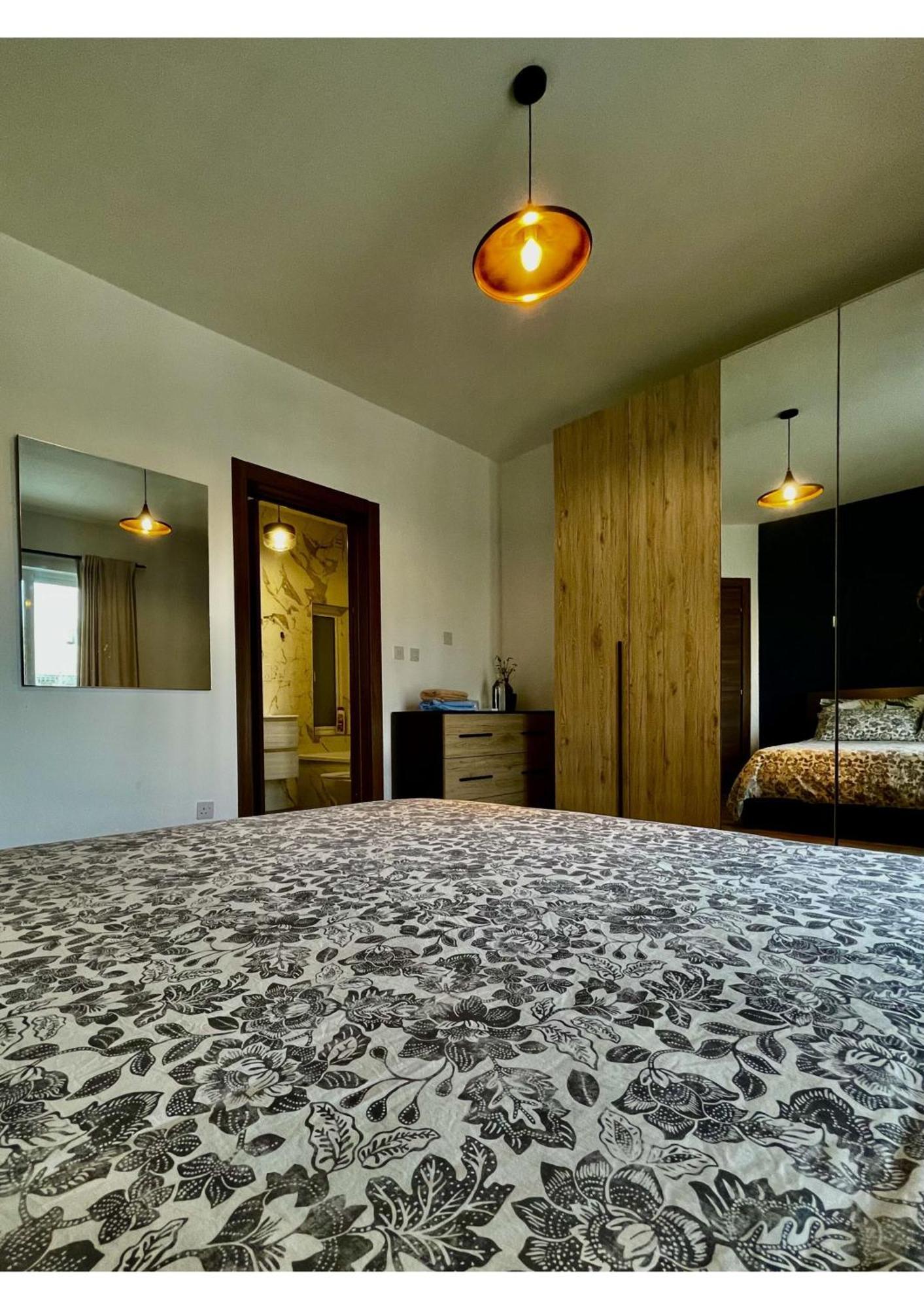 Airport Accommodation Bedroom With Bathroom Self Check In And Self Check Out Air-Condition Included Mqabba Kültér fotó