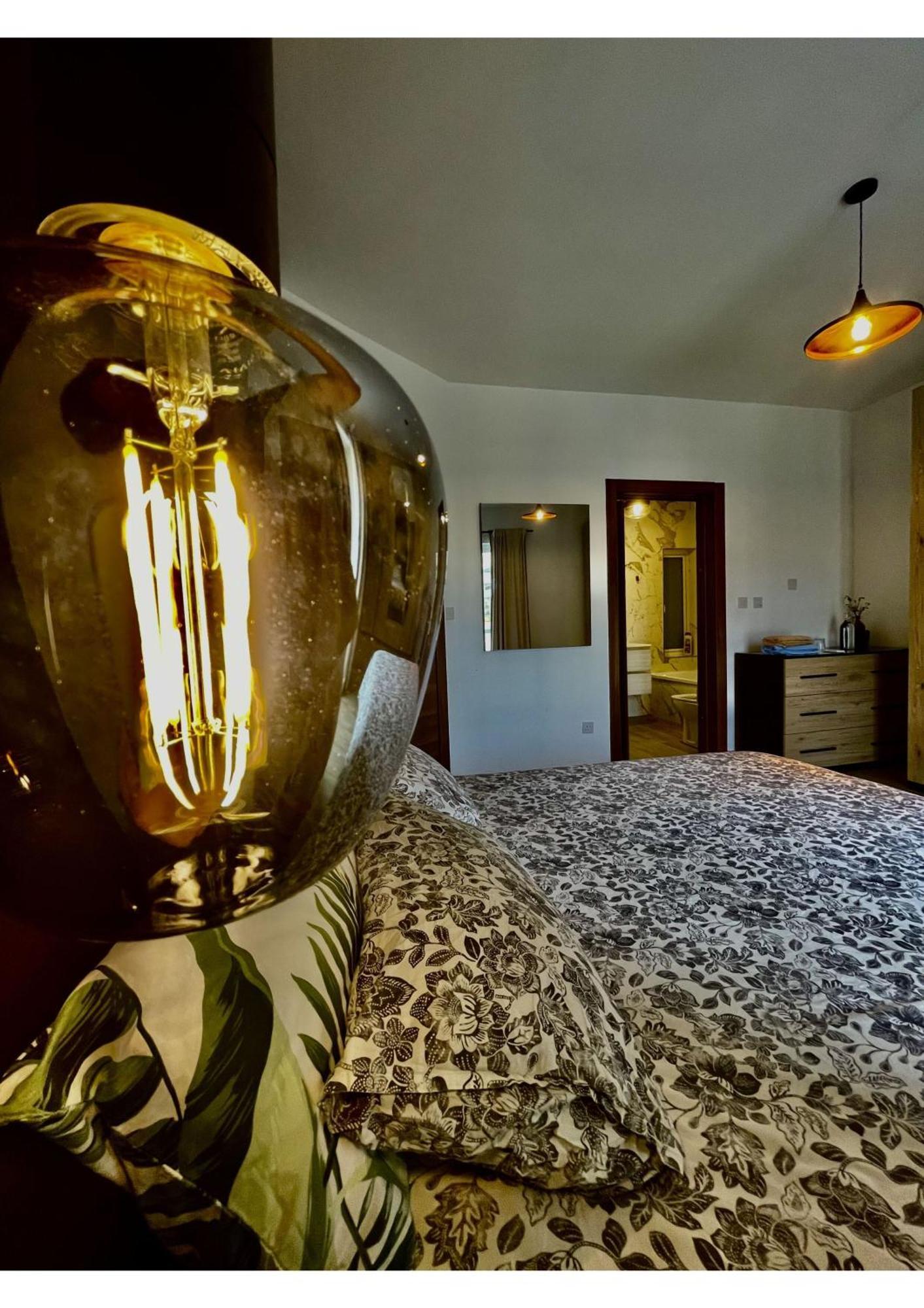 Airport Accommodation Bedroom With Bathroom Self Check In And Self Check Out Air-Condition Included Mqabba Kültér fotó