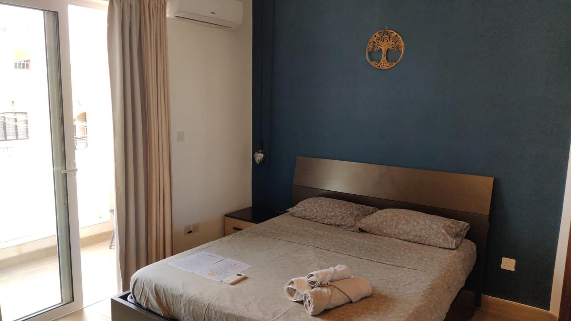 Airport Accommodation Bedroom With Bathroom Self Check In And Self Check Out Air-Condition Included Mqabba Kültér fotó